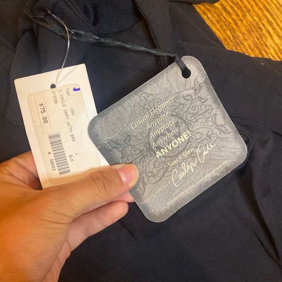 Carilyn Vaile black tank top with built in bra - Picture 5 of 5